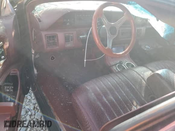 1992 Chevrolet Caprice с VIN 1G1BL53E0NR105654, выставлен на аукционе Copart как лот 78834654 с пробегом Не указан миль и Списание • Salvage title. История ставок и продаж доступна на DreamBid. Изображение 8.