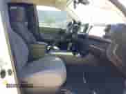 2018 Toyota Tacoma SR5 z VIN 5TFSZ5AN7JX125771, wystawiony jako IAAI lot #42783782 z przebiegiem 152 340 mil mil oraz . Historia ofert i sprzedaży dostępna na DreamBid. Obrazek 5.