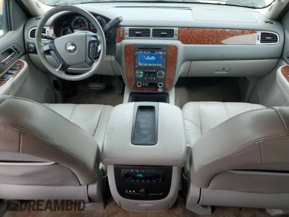 2008 Chevrolet Tahoe z VIN 1GNFK13588R277365, wystawiony jako Copart lot #50990965 z przebiegiem 193 299 mil mil oraz Szkoda całkowita • Salvage title. Historia ofert i sprzedaży dostępna na DreamBid. Obrazek 8.