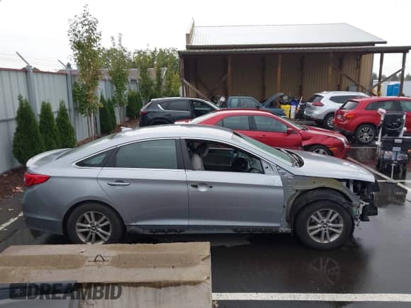 2017 Hyundai Sonata 2.4L with VIN 5NPE24AF5HH533583, listed as a IAAI auction lot 43295526 with 84,848 mi miles and . Bid and sale history available at DreamBid. Image 14.