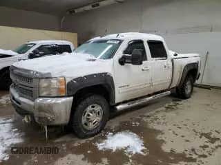 2010 Chevrolet Silverado 2500HD LTZ z VIN 1GC4KYBG6AF143473, wystawiony jako Copart lot #38763974 z przebiegiem 217 503 mil mil oraz Czysty tytuł • Clean title. Historia ofert i sprzedaży dostępna na DreamBid. Obrazek 1.