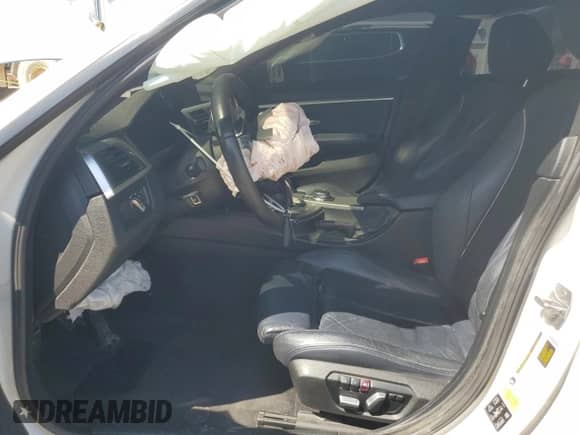 2018 BMW 4 Series 440i xDrive z VIN WBA4J7C55JBB98708, wystawiony jako Copart lot #53335975 z przebiegiem 70 130 mil mil oraz Szkoda całkowita • Salvage title. Historia ofert i sprzedaży dostępna na DreamBid. Obrazek 7.