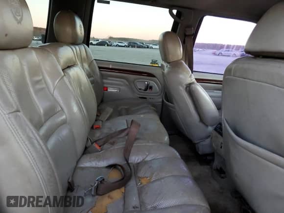 2000 Cadillac Escalade with VIN 1GYEK63R9YR169562, listed as a Copart auction lot 41809505 with 227,693 mi miles and Non repairable. Bid and sale history available at DreamBid. Image 12.