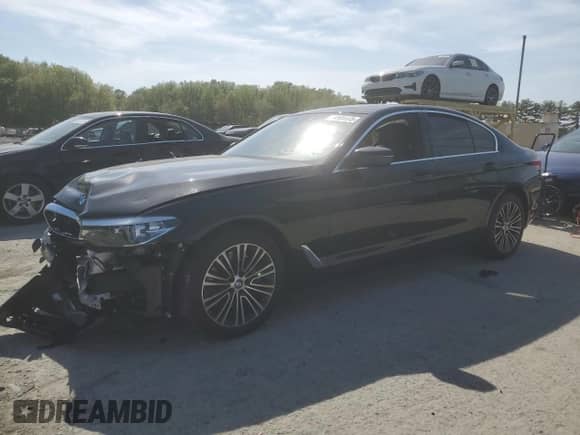 2020 BMW 5 Series 530i xDrive z VIN WBAJR7C03LCE12091, wystawiony jako Copart lot #54906905 z przebiegiem Nie podano mil oraz Szkoda całkowita • Salvage title. Historia ofert i sprzedaży dostępna na DreamBid. Obrazek 1.