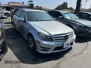 2012 Mercedes-Benz C 250 Sport с VIN WDDGF4HB8CR217294, выставлен на аукционе Copart как лот 85947195 с пробегом 146 863 миль миль и Чистый • Clean title. История ставок и продаж доступна на DreamBid. Изображение 1.
