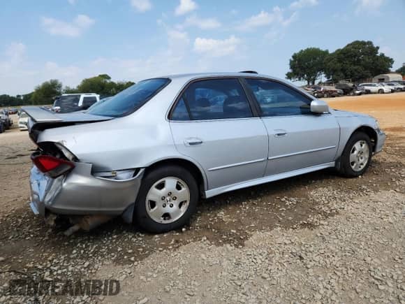 2001 Honda Accord EX z VIN 1HGCG16511A074669, wystawiony jako Copart lot #80342715 z przebiegiem 301 114 mil mil oraz Szkoda całkowita • Salvage title. Historia ofert i sprzedaży dostępna na DreamBid. Obrazek 3.