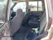 1996 Jeep Grand Cherokee Laredo z VIN 1J4GZ58S2TC262980, wystawiony jako IAAI lot #41949514 z przebiegiem 269 674 mil mil oraz . Historia ofert i sprzedaży dostępna na DreamBid. Obrazek 8.