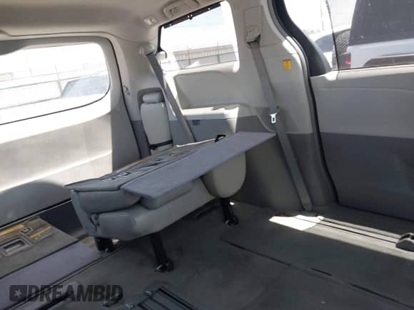 2013 Toyota Sienna LE AAS with VIN 5TDKK3DC5DS329370, listed as a IAAI auction lot 42820198 with 224,816 mi miles and . Bid and sale history available at DreamBid. Image 8.