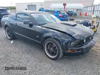 2007 Ford Mustang GT Deluxe с VIN 1ZVHT82H675250977, выставлен на аукционе IAAI как лот 43314696 с пробегом 152 490 миль миль и . История ставок и продаж доступна на DreamBid. Изображение 1.