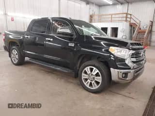 2017 Toyota Tundra Platinum с VIN 5TFAY5F12HX655824, выставлен на аукционе IAAI как лот 42902032 с пробегом 116 161 миль миль и . История ставок и продаж доступна на DreamBid. Изображение 1.