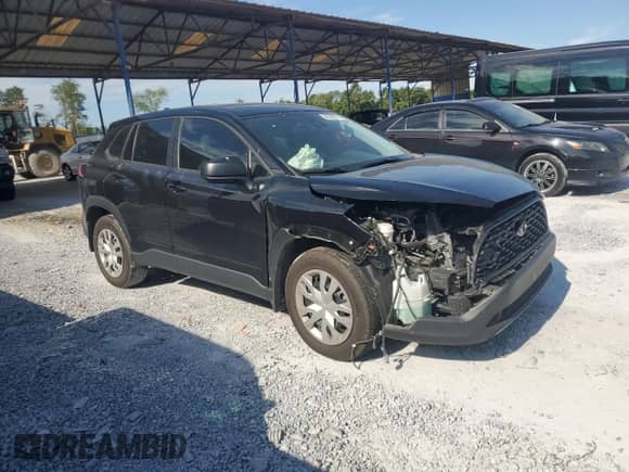 2022 Toyota Corolla Cross L with VIN 7MUAAABG2NV019032, listed as a Copart auction lot 64389915 with 43,663 mi miles and Salvage title. Bid and sale history available at DreamBid. Image 4.