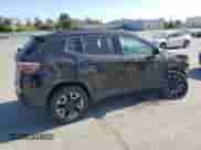 2017 Jeep Compass Trailhawk with VIN 3C4NJDDB1HT689762, listed as a Copart auction lot 60937205 with 99,282 mi miles and Salvage title. Bid and sale history available at DreamBid. Image 3.