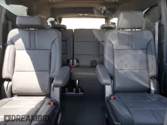 2025 Chevrolet Suburban RST с VIN 1GNS6ERD0SR134023, выставлен на аукционе Copart как лот 59014585 с пробегом 5 854 миль миль и Списание • Salvage title. История ставок и продаж доступна на DreamBid. Изображение 10.