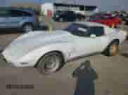 1977 Chevrolet Corvette z VIN 1Z37L7S435042, wystawiony jako Copart lot #44217135 z przebiegiem 72 182 mil mil oraz Czysty tytuł • Clean title. Historia ofert i sprzedaży dostępna na DreamBid. Obrazek 1.