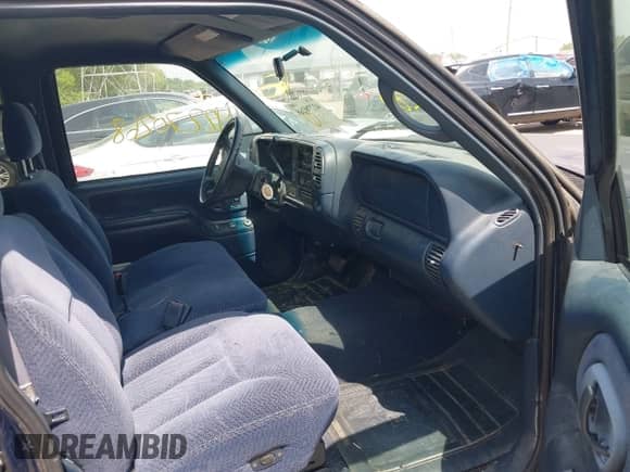 1998 GMC Sierra 1500 с VIN 2GTEK19R4W1539726, выставлен на аукционе IAAI как лот 42270268 с пробегом 128 996 миль миль и . История ставок и продаж доступна на DreamBid. Изображение 5.