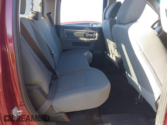 2019 Ram 1500 SLT z VIN 1C6RR7TT3KS621436, wystawiony jako IAAI lot #41322444 z przebiegiem 99 308 mil mil oraz . Historia ofert i sprzedaży dostępna na DreamBid. Obrazek 8.