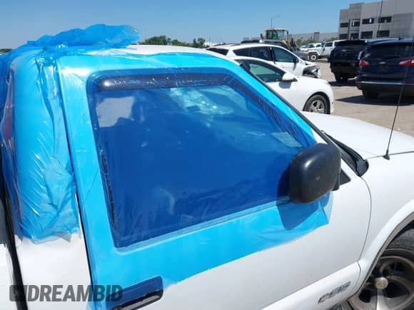 2001 Chevrolet S-10 z VIN 1GCCS14W41K125939, wystawiony jako IAAI lot #42803249 z przebiegiem Nie podano mil oraz . Historia ofert i sprzedaży dostępna na DreamBid. Obrazek 6.