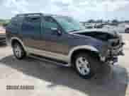 2005 Ford Explorer Eddie Bauer с VIN 1FMZU74E75UA80533, выставлен на аукционе Copart как лот 52906785 с пробегом 140 359 миль миль и Списание • Salvage title. История ставок и продаж доступна на DreamBid. Изображение 4.