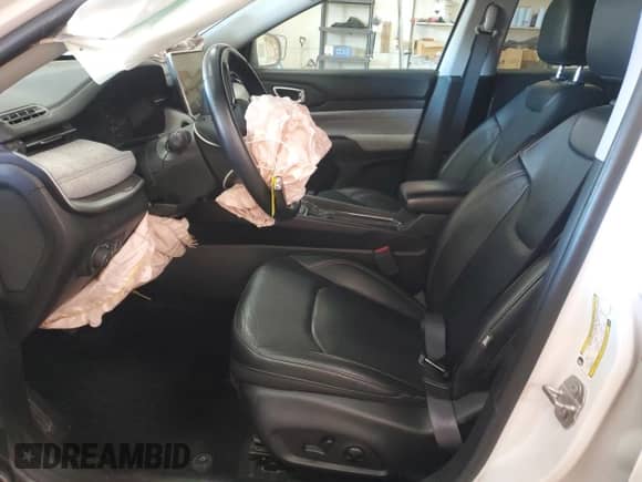 2022 Jeep Compass Latitude Lux с VIN 3C4NJDFBXNT132762, выставлен на аукционе Copart как лот 70482125 с пробегом 38 611 миль миль и Списание • Salvage title. История ставок и продаж доступна на DreamBid. Изображение 7.