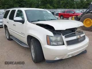 2008 Chevrolet Tahoe 1LT z VIN 1GNFC13018R200905, wystawiony jako IAAI lot #42981545 z przebiegiem 144 754 mil mil oraz . Historia ofert i sprzedaży dostępna na DreamBid. Obrazek 1.