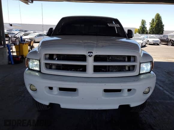 1998 Dodge 2500 z VIN 1B7KF2362WJ175310, wystawiony jako Copart lot #65989115 z przebiegiem 356 969 mil mil oraz Szkoda całkowita • Salvage title. Historia ofert i sprzedaży dostępna na DreamBid. Obrazek 5.