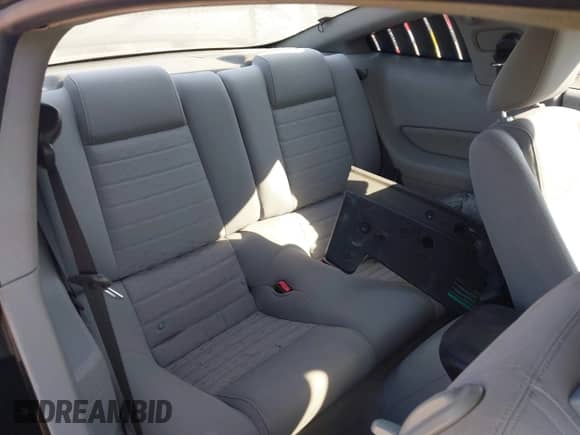 2005 Ford Mustang GT Deluxe с VIN 1ZVFT82H955147685, выставлен на аукционе IAAI как лот 43374177 с пробегом 51 862 миль миль и . История ставок и продаж доступна на DreamBid. Изображение 8.