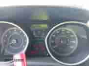 2011 Hyundai Elantra GLS z VIN KMHDH4AE2BU097933, wystawiony jako IAAI lot #42831006 z przebiegiem 223 737 mil mil oraz . Historia ofert i sprzedaży dostępna na DreamBid. Obrazek 7.