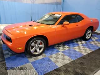 2009 Dodge Challenger R/T z VIN 2B3LJ54T19H640577, wystawiony jako Copart lot #68212985 z przebiegiem Nie podano mil oraz Czysty tytuł • Clean title. Historia ofert i sprzedaży dostępna na DreamBid. Obrazek 1.