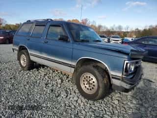 1994 Chevrolet Blazer LS с VIN 1GNDT13WXR2133792, выставлен на аукционе Copart как лот 81715594 с пробегом 216 689 миль миль и Списание • Salvage title. История ставок и продаж доступна на DreamBid. Изображение 4.