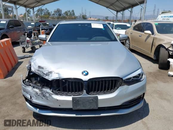 2019 BMW 5 Series 530e с VIN WBAJA9C56KB392693, выставлен на аукционе IAAI как лот 42757442 с пробегом 35 679 миль миль и . История ставок и продаж доступна на DreamBid. Изображение 13.