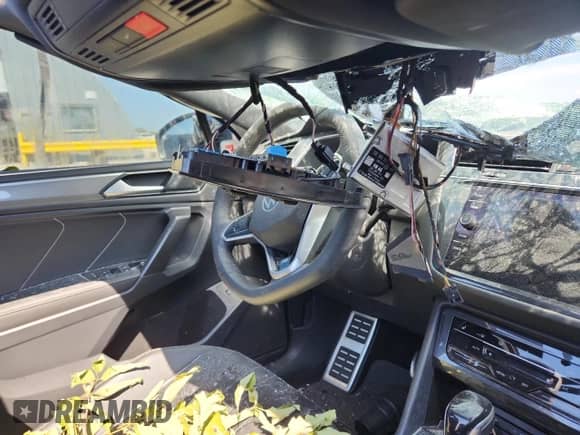 2022 Volkswagen Tiguan SE R-Line Black with VIN 3VV8B7AX1NM092470, listed as a Copart auction lot 80161515 with Not provided miles and Salvage title. Bid and sale history available at DreamBid. Image 9.