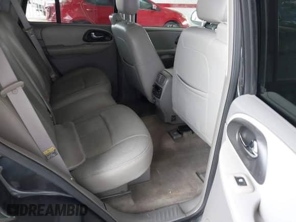 2005 Chevrolet TrailBlazer LT с VIN 1GNDS13SX52224538, выставлен на аукционе IAAI как лот 43167960 с пробегом 209 500 миль миль и . История ставок и продаж доступна на DreamBid. Изображение 8.