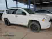 2007 Jeep Compass Sport with VIN 1J8FT47W37D145824, listed as a Copart auction lot 70866745 with 193,992 mi miles and Clean title. Bid and sale history available at DreamBid. Image 4.
