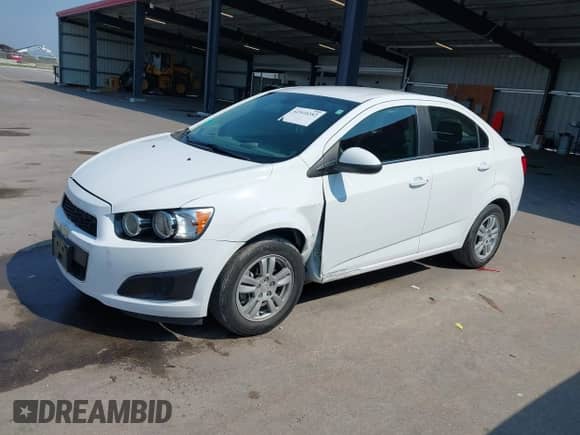 2013 Chevrolet Sonic LT с VIN 1G1JC5SH0D4245187, выставлен на аукционе IAAI как лот 42910282 с пробегом 46 529 миль миль и . История ставок и продаж доступна на DreamBid. Изображение 2.