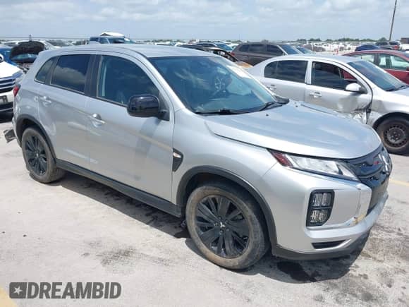 2023 Mitsubishi Outlander ES z VIN JA4ARUAU5PU016999, wystawiony jako IAAI lot #42525414 z przebiegiem 15 010 mil mil oraz . Historia ofert i sprzedaży dostępna na DreamBid. Obrazek 1.