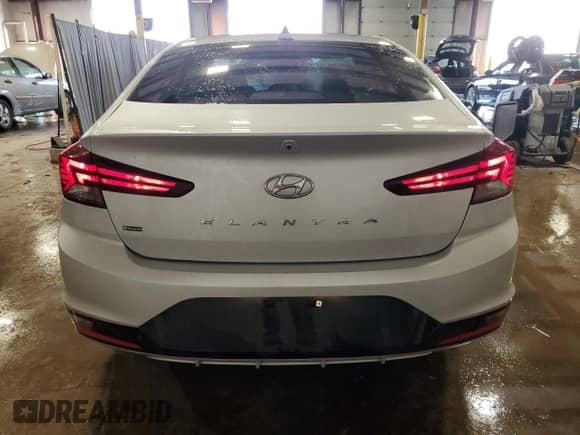 2019 Hyundai Elantra SEL z VIN 5NPD84LF3KH433450, wystawiony jako Copart lot #47722205 z przebiegiem 104 882 mil mil oraz Szkoda całkowita • Salvage title. Historia ofert i sprzedaży dostępna na DreamBid. Obrazek 6.