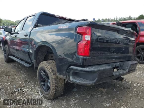 2022 Chevrolet Silverado 1500 Custom Trail Boss z VIN 1GCPYCEK1NZ232886, wystawiony jako Copart lot #67035484 z przebiegiem 37 429 mil mil oraz Szkoda całkowita • Salvage title. Historia ofert i sprzedaży dostępna na DreamBid. Obrazek 2.