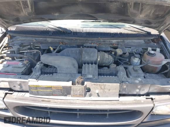 2000 Ford Econoline Cargo with VIN 1FTRE1424YHB75715, listed as a IAAI auction lot 42659571 with 203,872 mi miles and . Bid and sale history available at DreamBid. Image 10.