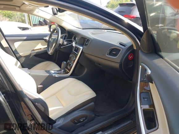 2012 Volvo S60 T5 с VIN YV1622FS6C2126357, выставлен на аукционе IAAI как лот 42411014 с пробегом 118 559 миль миль и . История ставок и продаж доступна на DreamBid. Изображение 5.