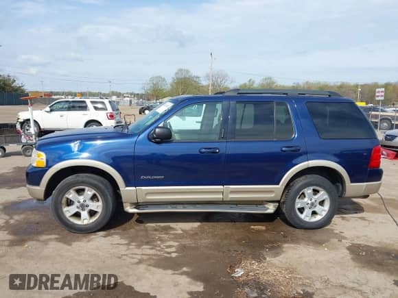 2005 Ford Explorer Eddie Bauer with VIN 1FMZU74K65UA57931, listed as a IAAI auction lot 42131823 with Not provided miles and . Bid and sale history available at DreamBid. Image 14.