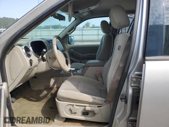 2007 Ford Explorer XLT с VIN 1FMEU63E87UB25198, выставлен на аукционе Copart как лот 71803585 с пробегом 121 484 миль миль и Списание • Salvage title. История ставок и продаж доступна на DreamBid. Изображение 7.