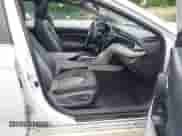 2019 Toyota Camry SE z VIN 4T1B11HK5KU720581, wystawiony jako IAAI lot #42300818 z przebiegiem 136 779 mil mil oraz . Historia ofert i sprzedaży dostępna na DreamBid. Obrazek 5.