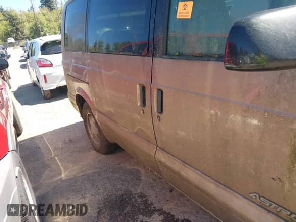 1998 Chevrolet Astro с VIN 1GNDM19W5WB190921, выставлен на аукционе IAAI как лот 42975006 с пробегом Не указан миль и . История ставок и продаж доступна на DreamBid. Изображение 6.