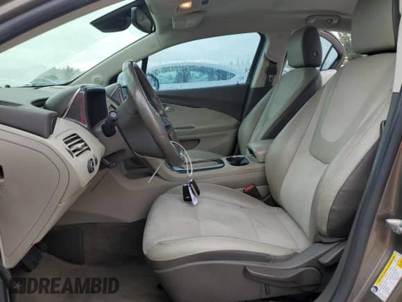 2015 Chevrolet Volt z VIN 1G1RB6E41FU126796, wystawiony jako Copart lot #75761653 z przebiegiem 75 273 mil mil oraz . Historia ofert i sprzedaży dostępna na DreamBid. Obrazek 7.