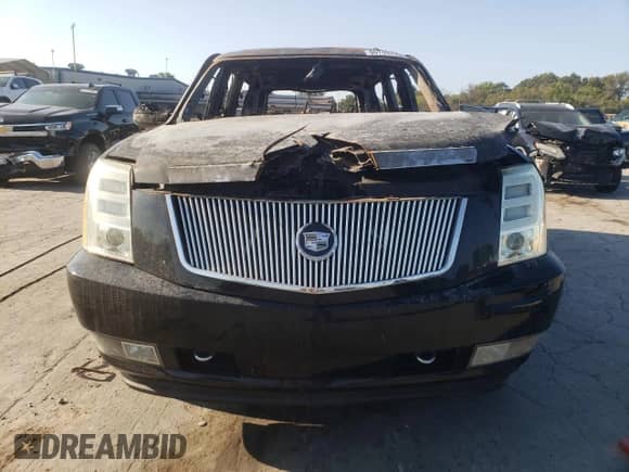 2007 Cadillac Escalade z VIN 1GYEC63877R290030, wystawiony jako Copart lot #80749795 z przebiegiem Nie podano mil oraz Nie do naprawy • Non repairable. Historia ofert i sprzedaży dostępna na DreamBid. Obrazek 5.
