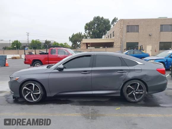 2018 Honda Accord Sport with VIN 1HGCV2F32JA035664, listed as a IAAI auction lot 43076177 with Not provided miles and . Bid and sale history available at DreamBid. Image 13.