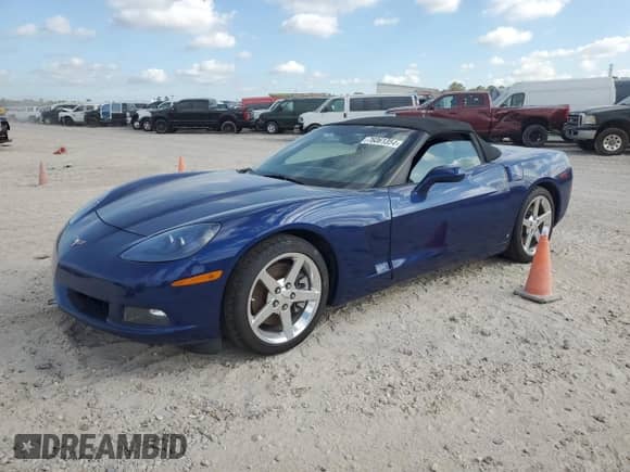 2007 Chevrolet Corvette с VIN 1G1YY36U375102759, выставлен на аукционе Copart как лот 76061354 с пробегом 22 357 миль миль и Списание • Salvage title. История ставок и продаж доступна на DreamBid. Изображение 1.