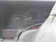 1999 Chevrolet Suburban z VIN 1GNFK16R1XJ302411, wystawiony jako IAAI lot #42547469 z przebiegiem 362 879 mil mil oraz . Historia ofert i sprzedaży dostępna na DreamBid. Obrazek 7.