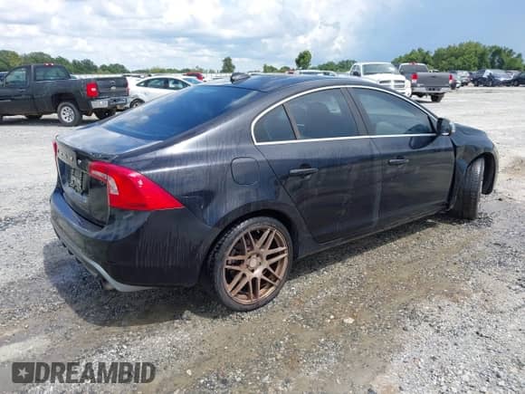 2012 Volvo S60 T6 с VIN YV1902FH5C2105927, выставлен на аукционе IAAI как лот 42721031 с пробегом 89 364 миль миль и . История ставок и продаж доступна на DreamBid. Изображение 4.