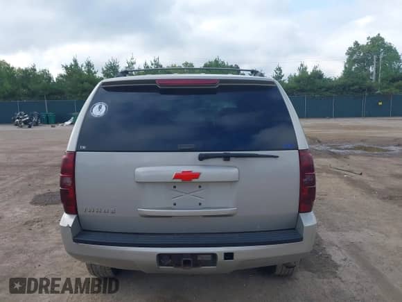2007 Chevrolet Tahoe LT с VIN 1GNFK13027J150676, выставлен на аукционе IAAI как лот 43310232 с пробегом Не указан миль и . История ставок и продаж доступна на DreamBid. Изображение 16.